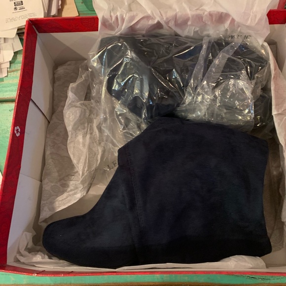 Carlos Santana Velvet Thigh High Navy Boot - Picture 7 of 16